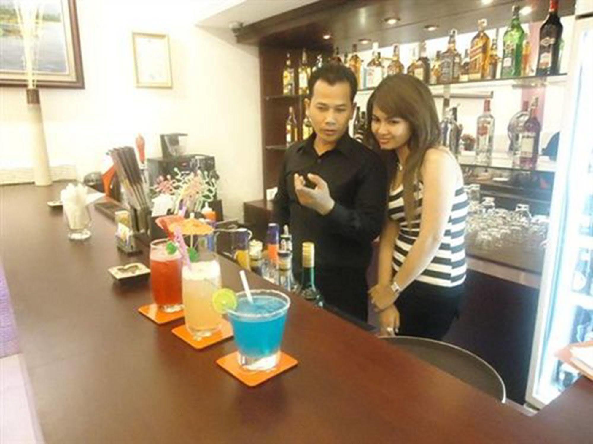 โรงแรมซิตี้ ลอดจ์ พนมเปญ ภายนอก รูปภาพ